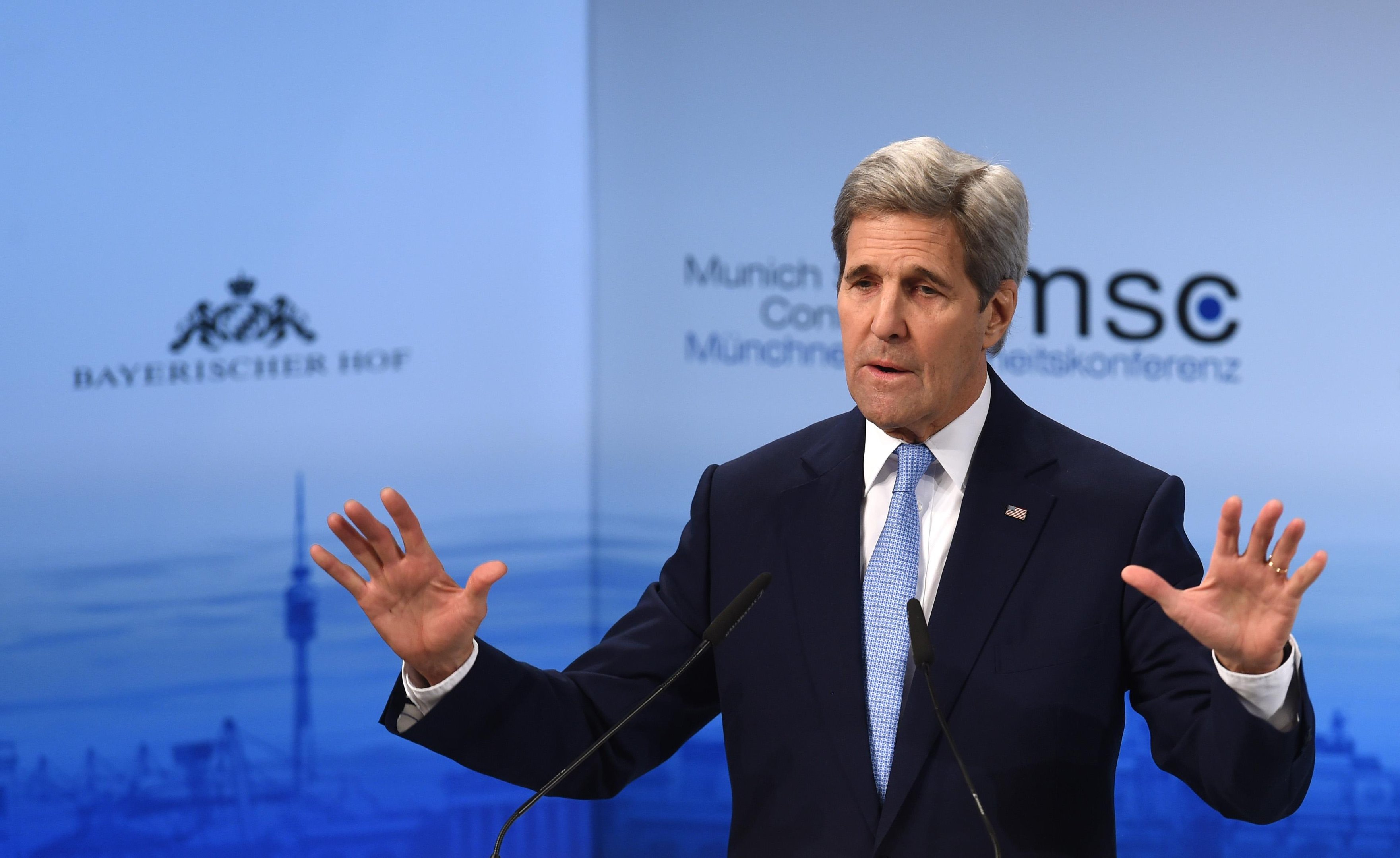 Crise migrat&oacute;ria &eacute; amea&ccedil;a quase existencial, diz Kerry 