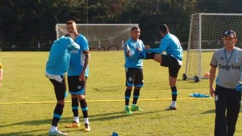Gr&ecirc;mio treina movimenta&ccedil;&atilde;o e posse de bola no M&eacute;xico 