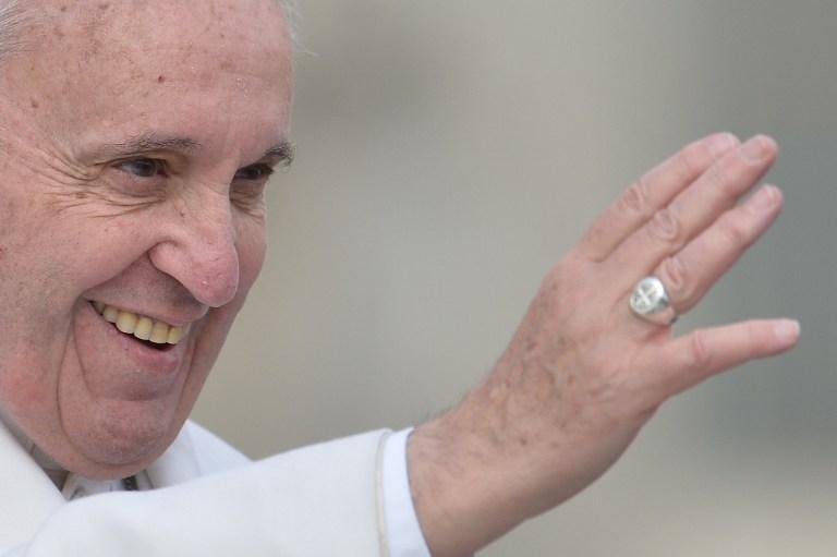 Papa enviou ros&aacute;rio a l&iacute;der social detida na Argentina 