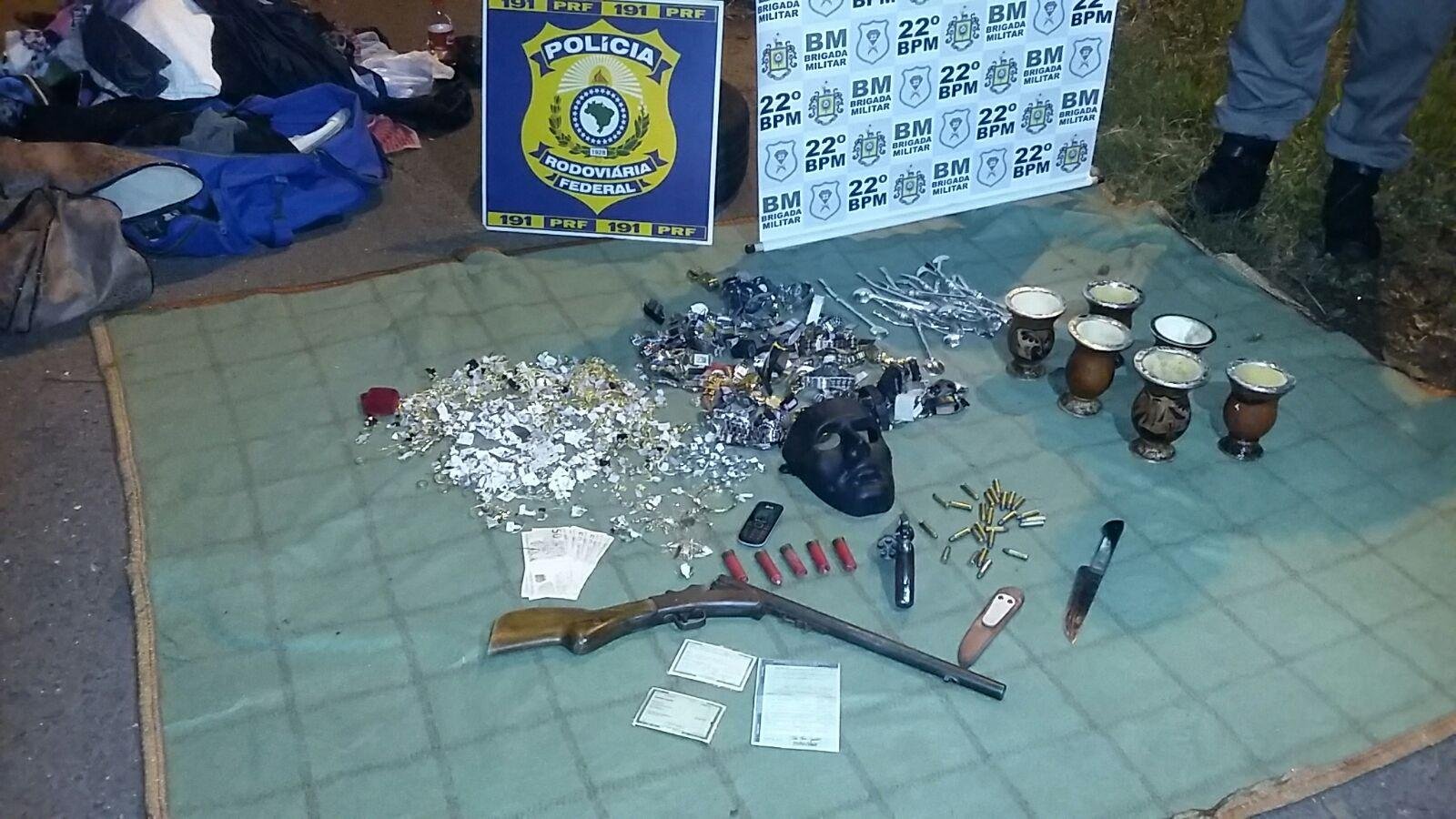 Quadrilha suspeita de assaltar joalheria &eacute; presa em Lajeado 