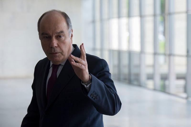 Ministro Mauro Vieira n&atilde;o acredita que pa&iacute;ses desistam de participar da Olimp&iacute;ada 