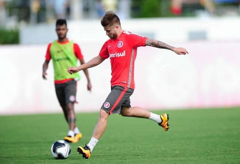 Sasha volta ao time ap&oacute;s ser poupado contra o Aimor&eacute;