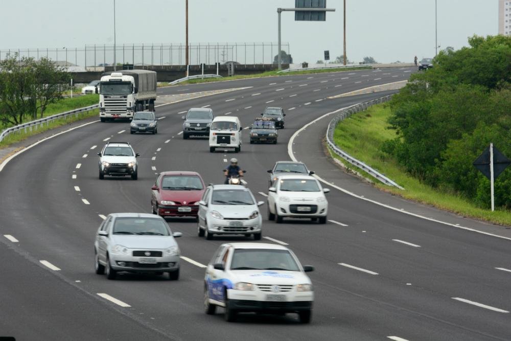 Cerca de 80 mil ve&iacute;culos devem passar pela freeway neste final de semana