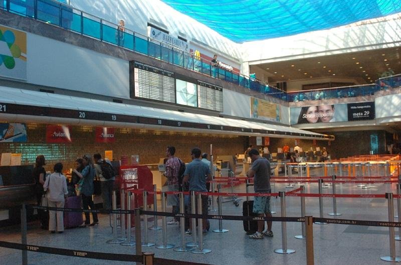 Aeronautas aceitam proposta de reajuste e descartam nova greve