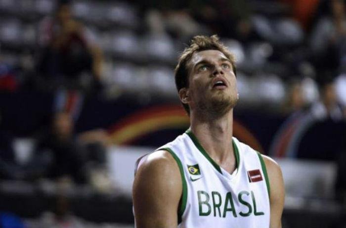 Magnano mant&eacute;m esperan&ccedil;a de contar com Tiago Splitter na Olimp&iacute;ada 