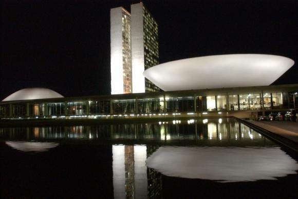 Deputados t&ecirc;m aumento mensal de R$ 298 na cota parlamentar
