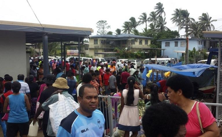 Moradores encheram supermercados para comprar mantimentos