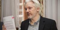 Advogados de Assange pedem revogação do mandado de detenção europeu 