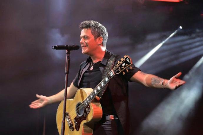 Cantor espanhol disse que n&atilde;o suporta agress&atilde;o, principalmente contra mulheres