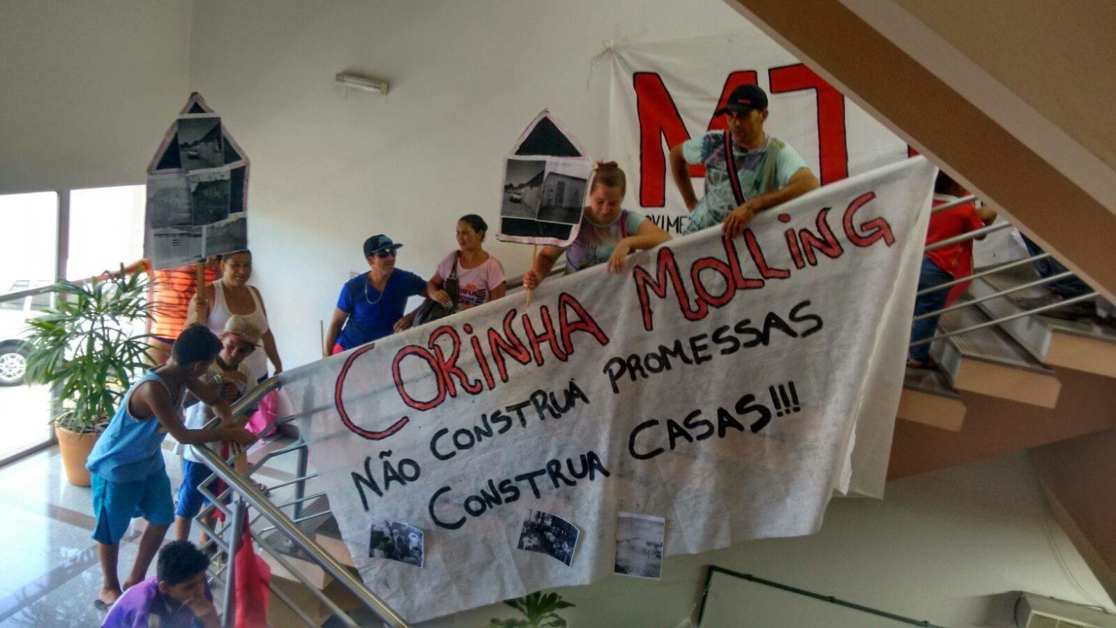 Grupo de cerca de 50 pessoas ocupou sagu&atilde;o da prefeitura de Sapiranga