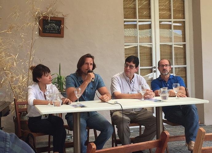Atores, produtores e diretores responderam perguntas na tarde desta segunda