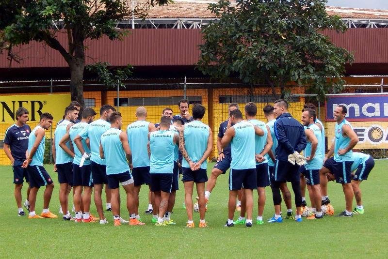 Gr&ecirc;mio torce por empate entre LDU e San Lorenzo 
