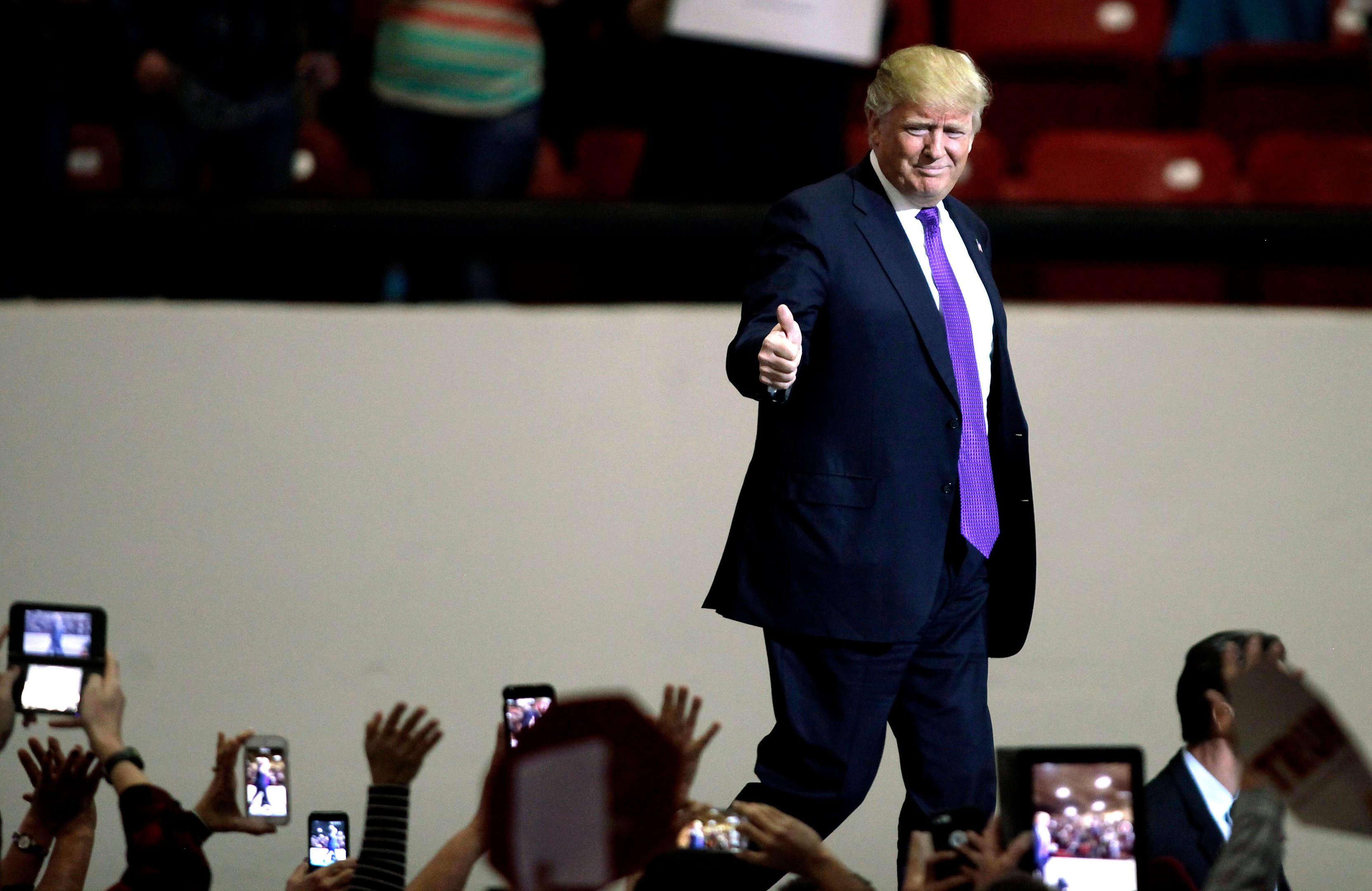 Trump vence pr&eacute;vias do Partido Republicano em Nevada