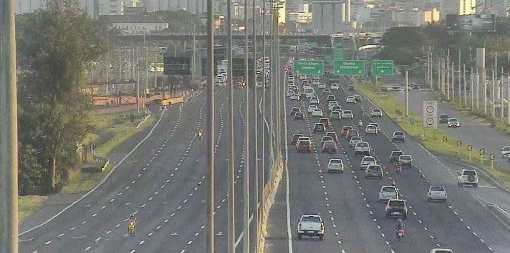 Manifesta&ccedil;&atilde;o ocorre no km 96 no sentido Capital-Litoral