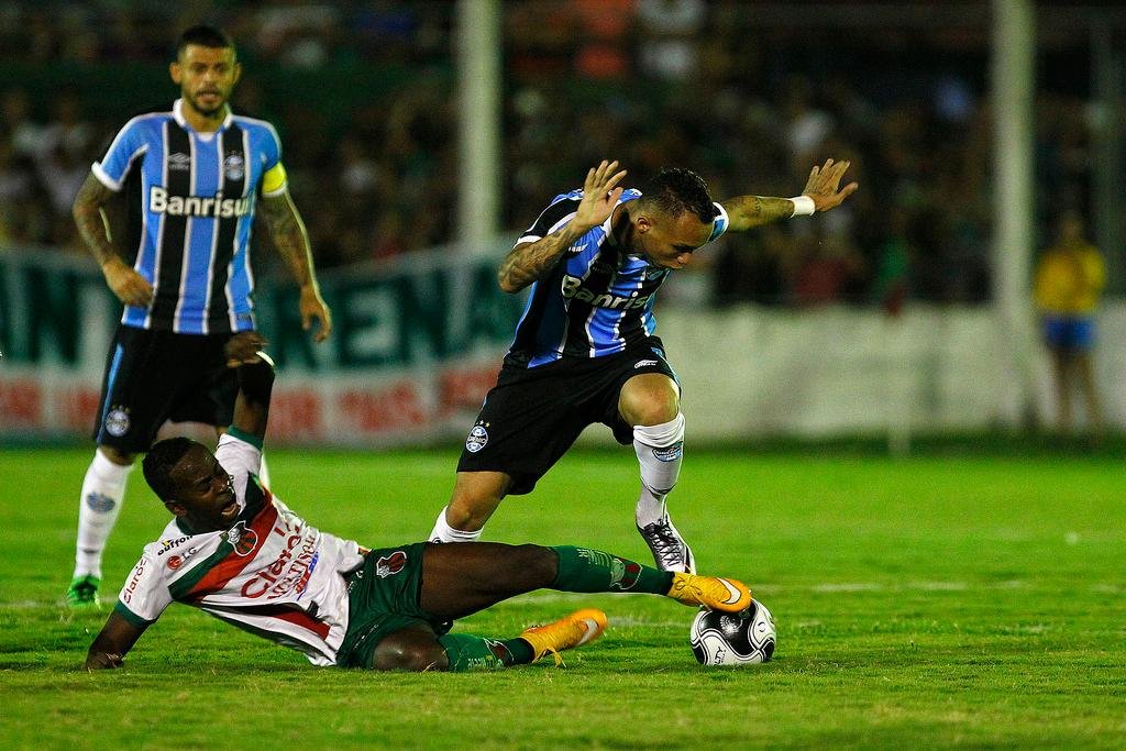 S&atilde;o Paulo virou o jogo em dois minutos no segundo tempo