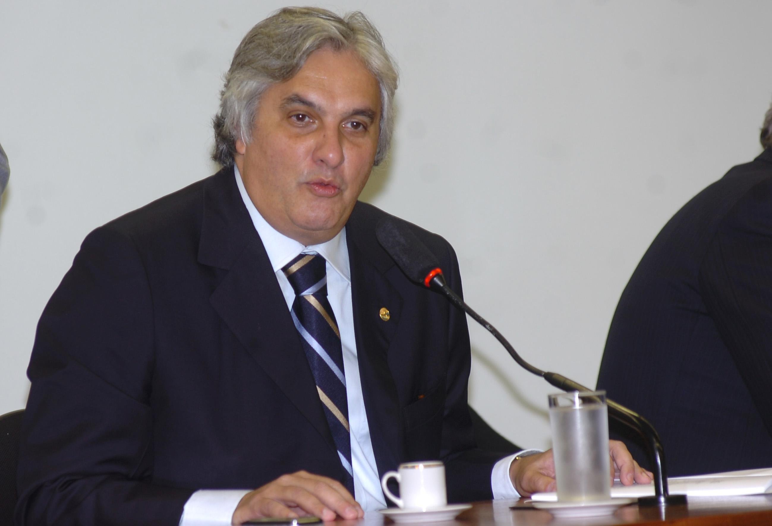 Senador Delc&iacute;dio Amaral pede a STF para ir a consultas m&eacute;dicas em SP