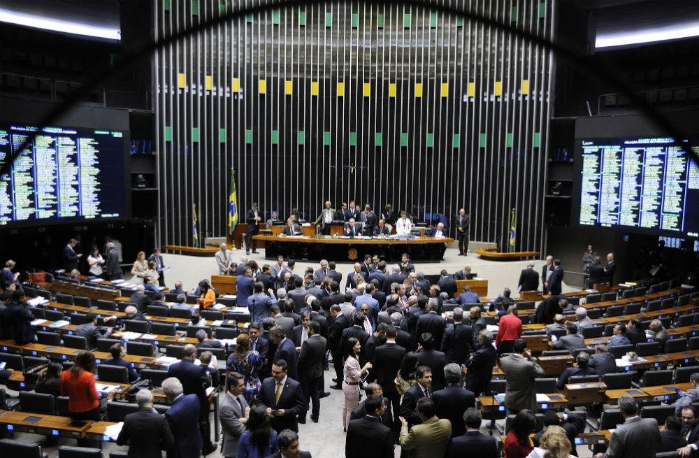 C&acirc;mara deixa para mar&ccedil;o vota&ccedil;&atilde;o de projeto sobre refinanciamento de d&iacute;vidas