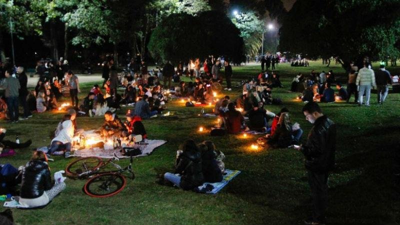 Manifestantes ir&atilde;o caminhar em sil&ecirc;ncio do Arco da Reden&ccedil;&atilde;o at&eacute; o Pal&aacute;cio Piratini
