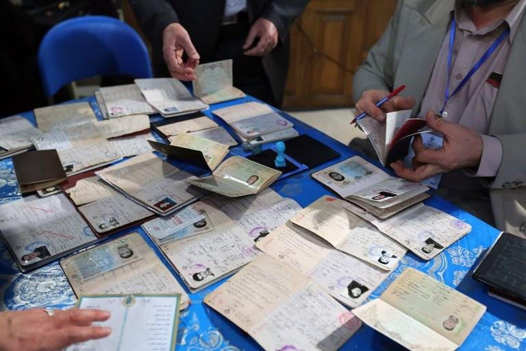Iranianos v&atilde;o &agrave;s urnas para eleger 290 deputados e 88 religiosos 