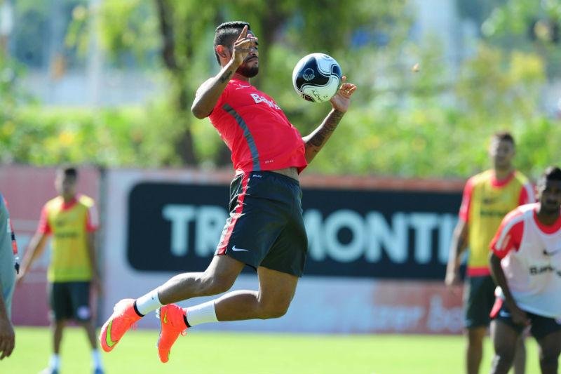 Jackson fala em obriga&ccedil;&atilde;o do Inter em buscar pontos fora de casa 