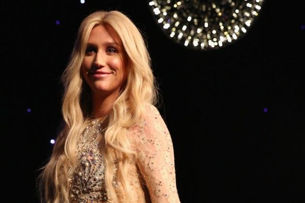 Kesha est&aacute; envolvida numa batalha legal com seu produtor desde outubro de 2014