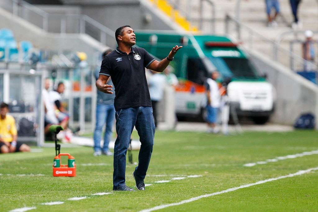 Roger quer mais efici&ecirc;ncia do ataque gremista