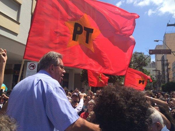 Deputado Raul Pont discursou para militantes