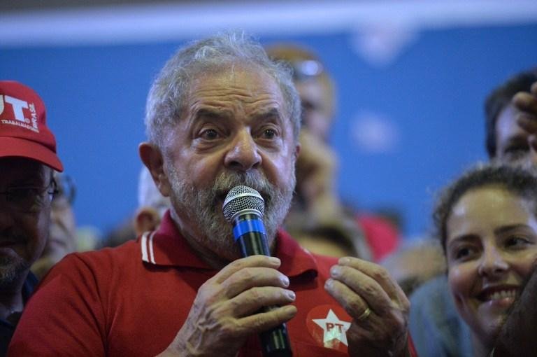 Se quiserem me derrotar, v&atilde;o ter de me enfrentar nas ruas, diz Lula