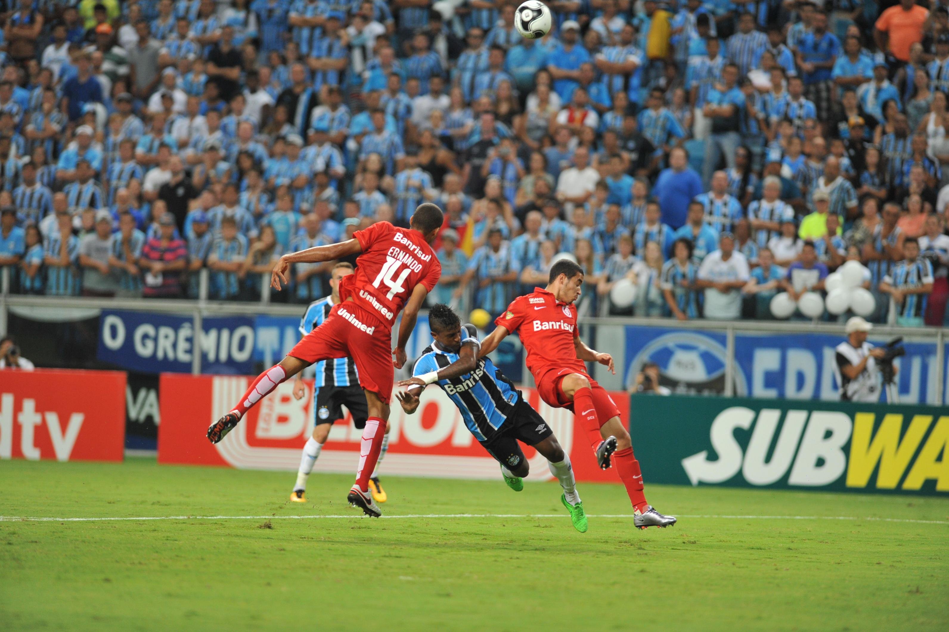 Les&atilde;o de Bola&ntilde;os gera troca de farpas entre dirigentes de Gr&ecirc;mio e Inter 