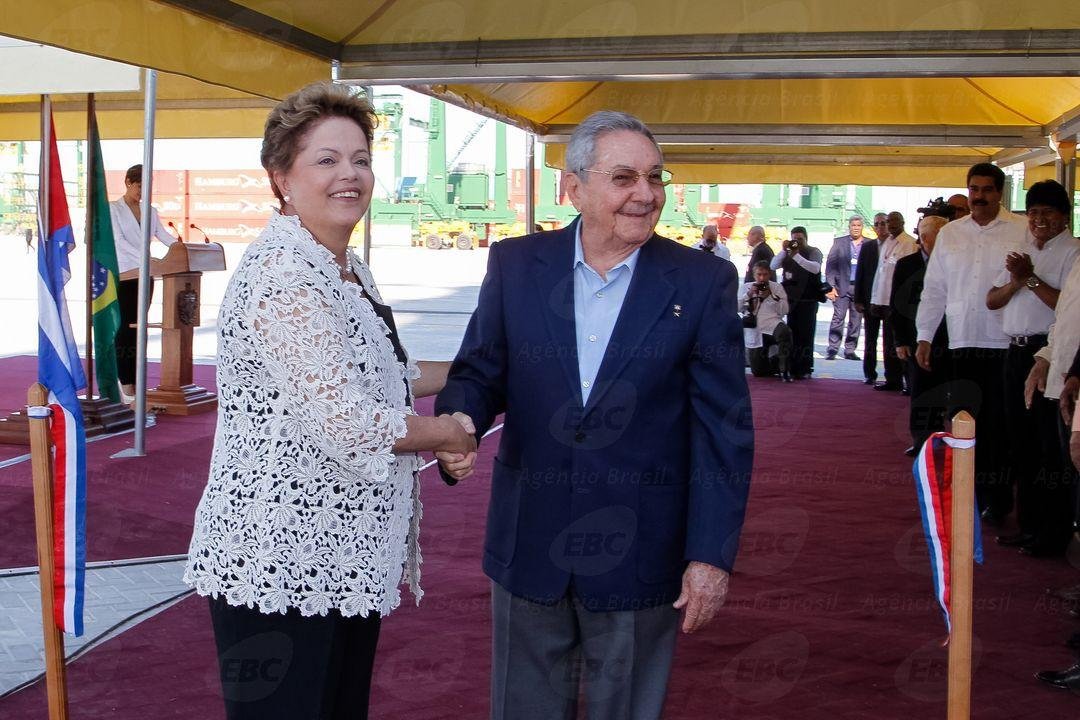 Dilma e presidente de Cuba em inaugura&ccedil;&atilde;o do Porto de Mariel em 2014