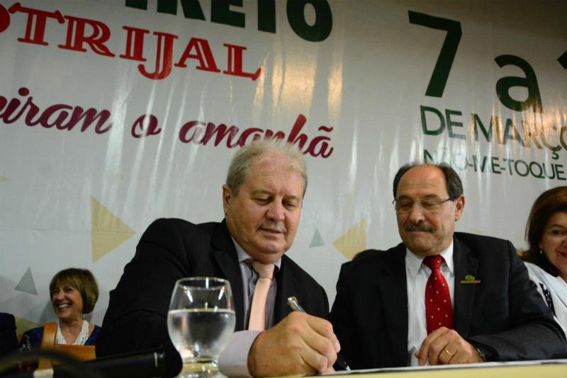 Sartori n&atilde;o garante pagamento de sal&aacute;rios em dia em mar&ccedil;o