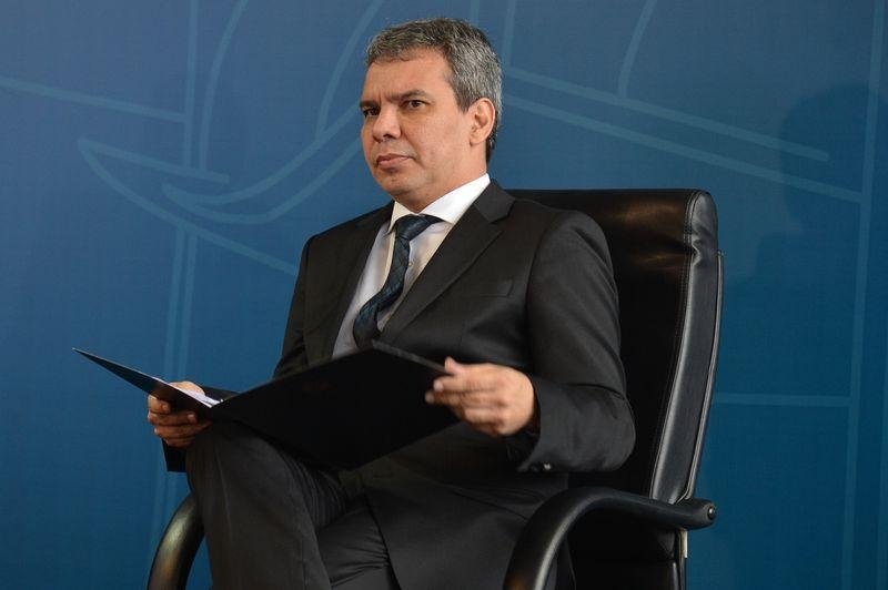 Nomea&ccedil;&atilde;o do ministro da Justi&ccedil;a, Wellington C&eacute;sar Lima e Silva, foi suspensa
