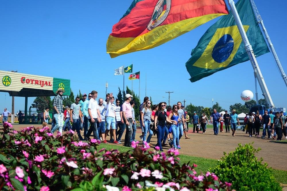 Visitantes destacam organiza&ccedil;&atilde;o e diversidade de produtos e equipamentos