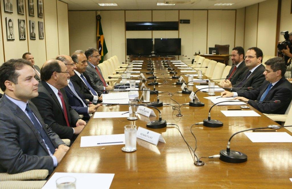 Governador quer que alongamento da d&iacute;vida por 20 anos inclua car&ecirc;ncia de tr&ecirc;s anos sem pagamentos