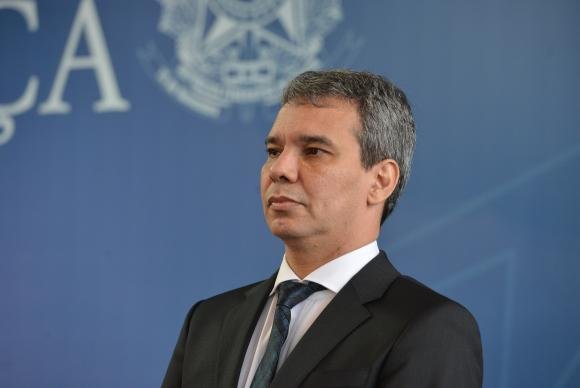 STF decide hoje se ministro da Justi&ccedil;a pode continuar no cargo