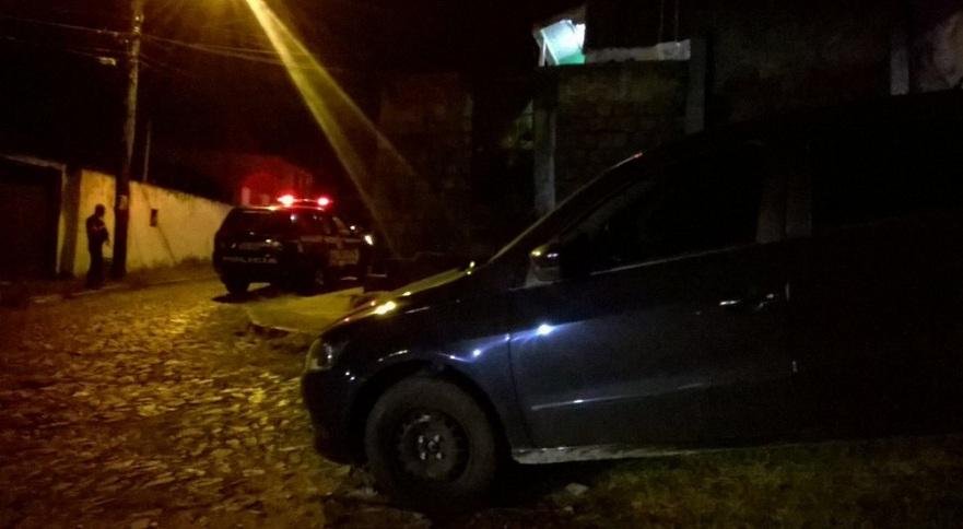 Pol&iacute;cia consegue recuperar carro roubado ap&oacute;s den&uacute;ncia pelo WhatsApp 