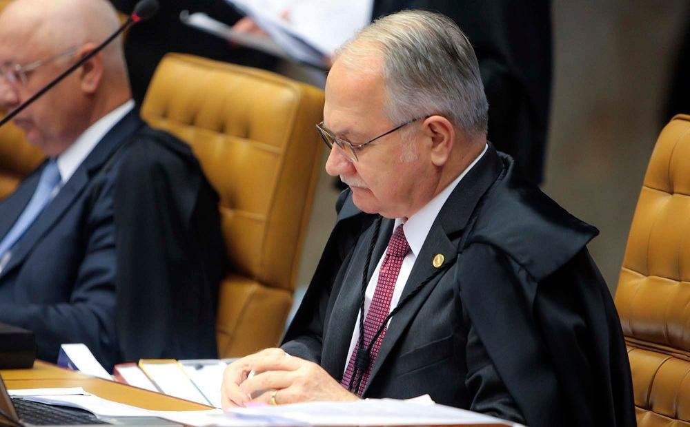 Fachin vota contra perman&ecirc;ncia de ministro da Justi&ccedil;a no cargo 