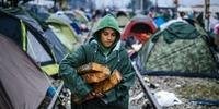 Berlim e Atenas denunciam fechamento da rota de migrantes pelos Bálcãs 