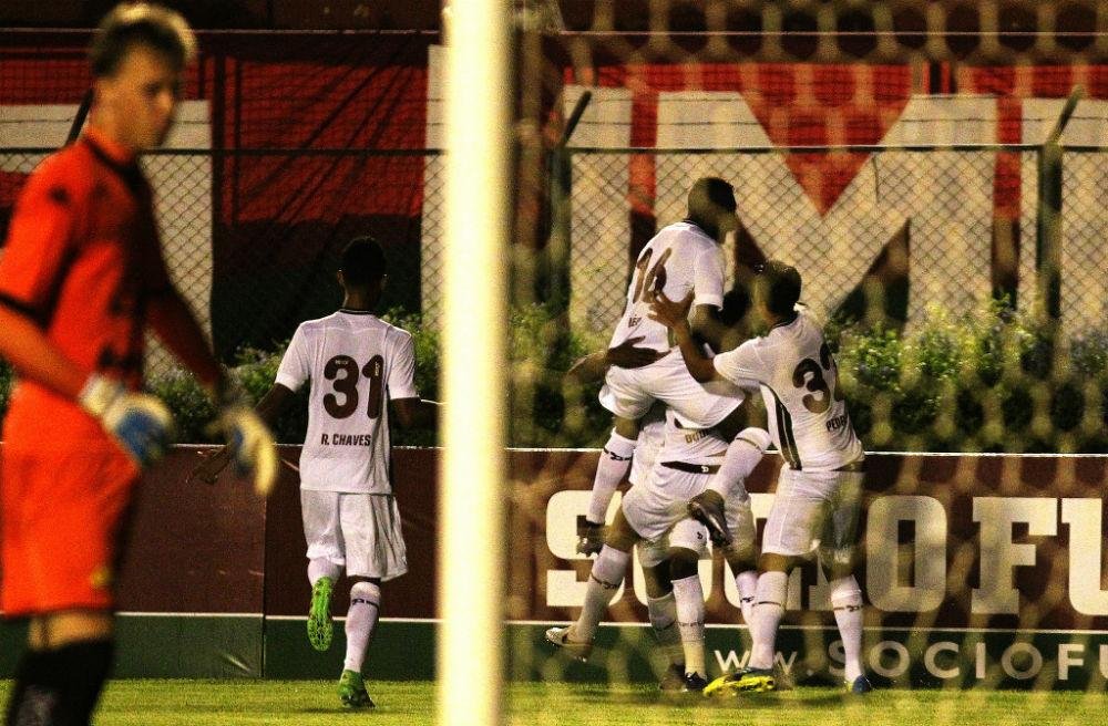 Gerson comandou o 2 a 0 do Tricolor Carioca em Juiz de Fora