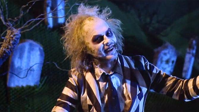 Michael Keaton como Beetlejuice em "Os fantasmas se divertem" 