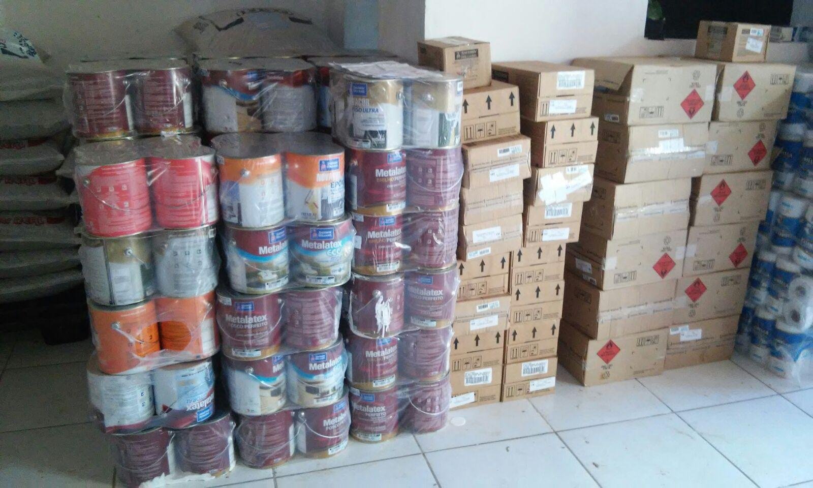 Pol&iacute;cia recupera carga de tintas roubada e apreende cigarros 