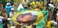 Moro é tratado como herói em manifestação em Brasília 