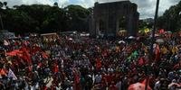 Ato pró-Dilma levou 5 mil à Redenção