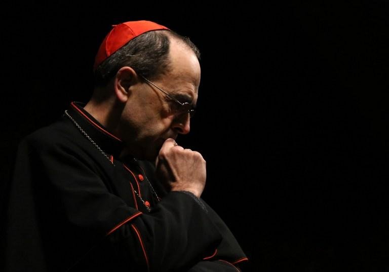 Philippe Barbarin &eacute; acusado de n&atilde;o denunciar os crimes 