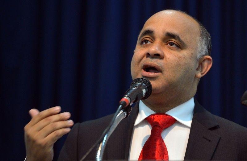 Para George Hilton, classe pol&iacute;tica precisa se unir e ouvir a "voz das ruas"