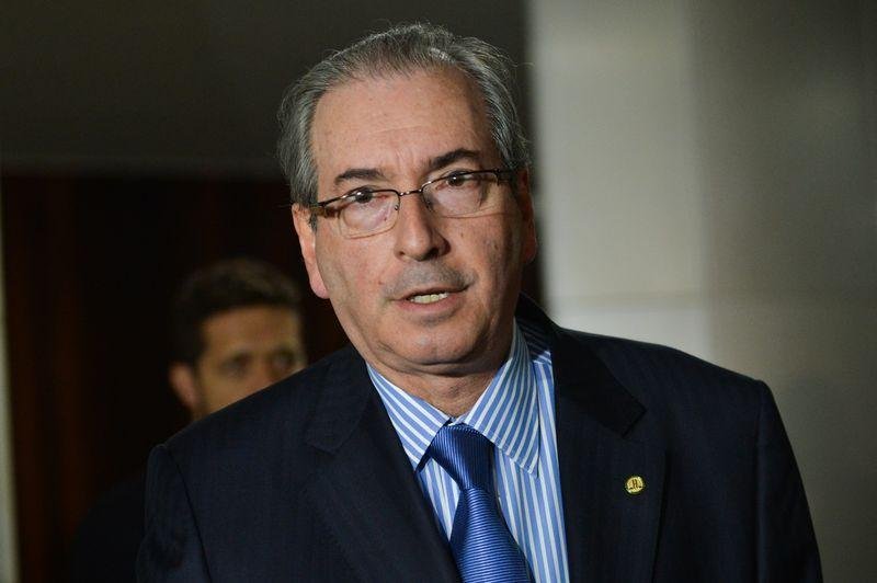 Cunha pede a deputados que fiquem em Bras&iacute;lia at&eacute; sexta por processo de impeachment