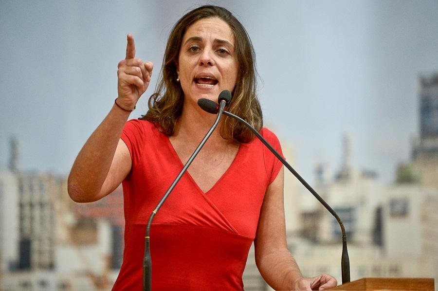 Vereadora afirma que prefeitura fez for&ccedil;a-tarefa para garantir reajuste a favor dos empres&aacute;rios de &ocirc;nibus