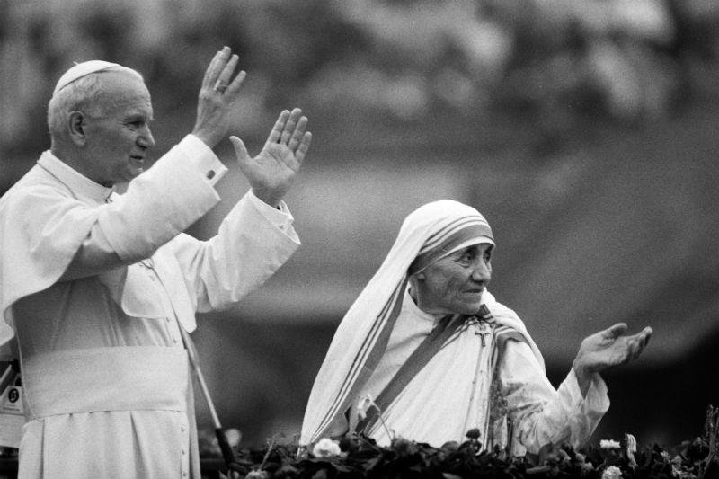 Madre Teresa de Calcut&aacute; ser&aacute; canonizada em setembro	