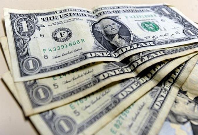 Moeda americana encerrou esta ter&ccedil;a-feira vendida a R$ 3,763