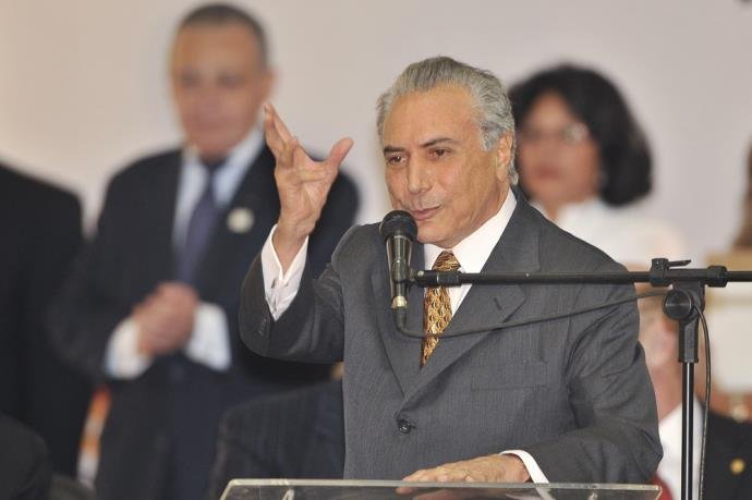 Delc&iacute;dio disse que Temer chancelou a indica&ccedil;&atilde;o de ex-diretores da Petrobras